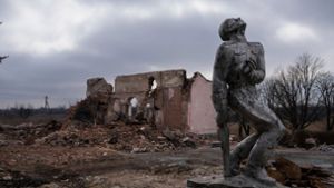 Ein zerstörtes Kulturhaus in der Nähe von Awdijiwka: Seit zwei Jahren führt Russland seinen Angriffskrieg gegen die Ukraine. Foto: Alex Babenko/AP/dpa
